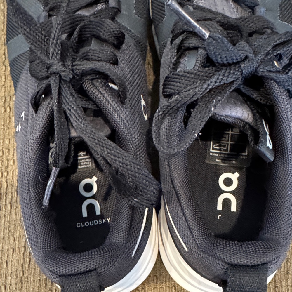 On Running Kid’s Black Running Shoes - Picture 4 of 5